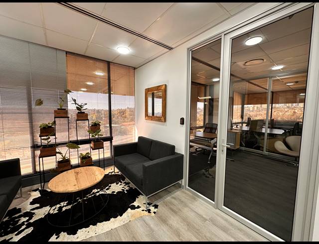 18M² SERVICED OFFICE TO LET IN BRAAMFONTEIN WERF